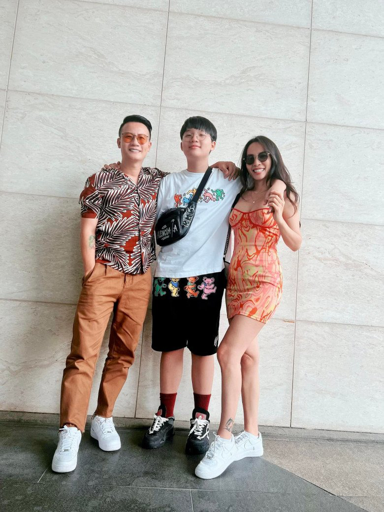 Từ cậu bé mít ướt trong "Bố ơi, mình đi đâu thế?" đến học bá tuổi 18: Hành trình trưởng thành đầy cảm hứng của con trai Hoàng Bách- Ảnh 9. Từ cậu bé mít ướt trong "Bố ơi, mình đi đâu thế?" đến học bá tuổi 18: Hành trình trưởng thành đầy cảm hứng của con trai Hoàng Bách- Ảnh 9.