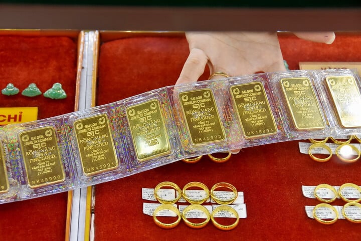 SJC làm ăn ra sao trong hơn 10 năm độc quyền vàng miếng? - Ảnh 1. SJC làm ăn ra sao trong hơn 10 năm độc quyền vàng miếng? - Ảnh 1.