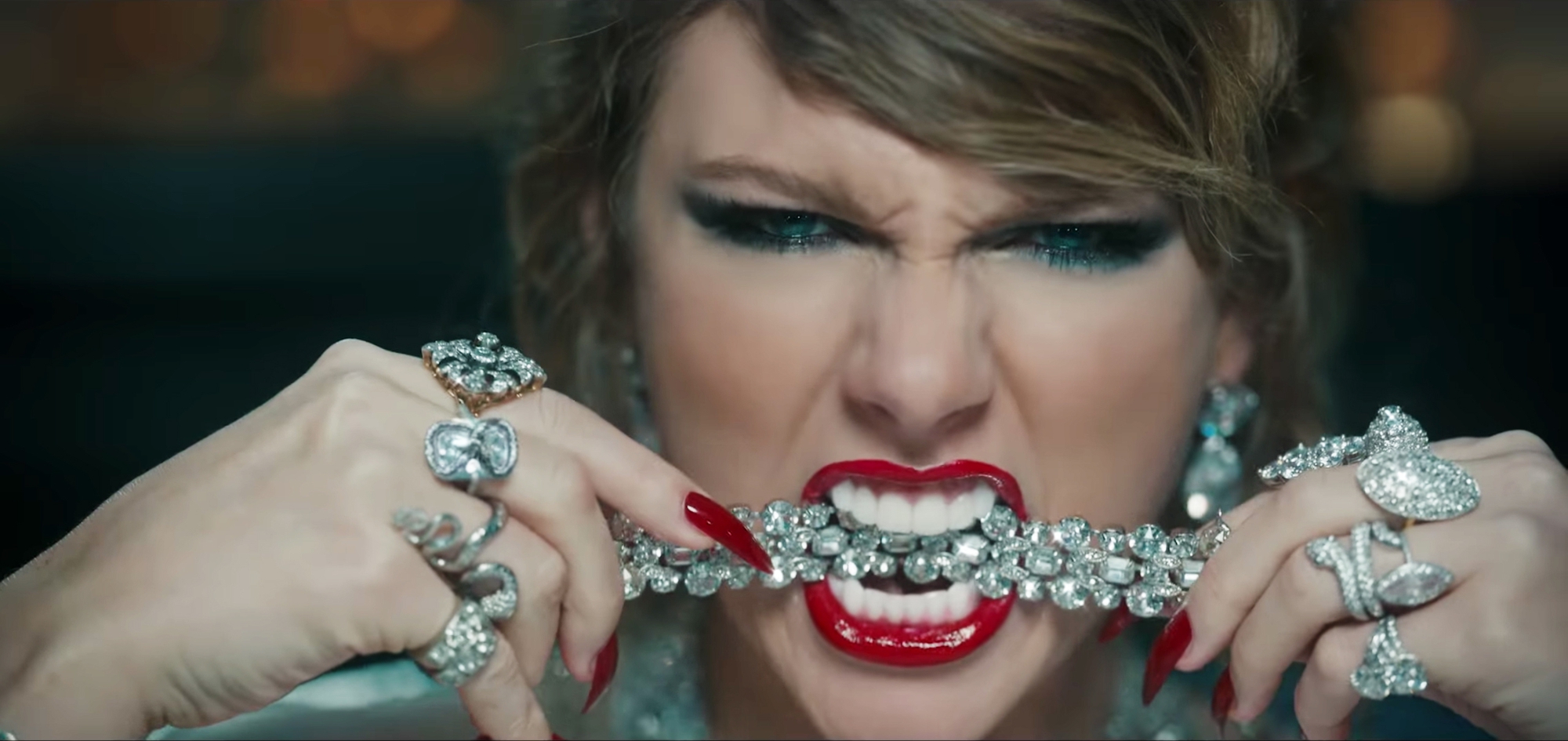 Look What You Made Me Do và Reputation là màn tái xuất ngoạn mục của Taylor trước cơn bão tẩy chay kinh hoàng Look What You Made Me Do và Reputation là màn tái xuất ngoạn mục của Taylor trước cơn bão tẩy chay kinh hoàng