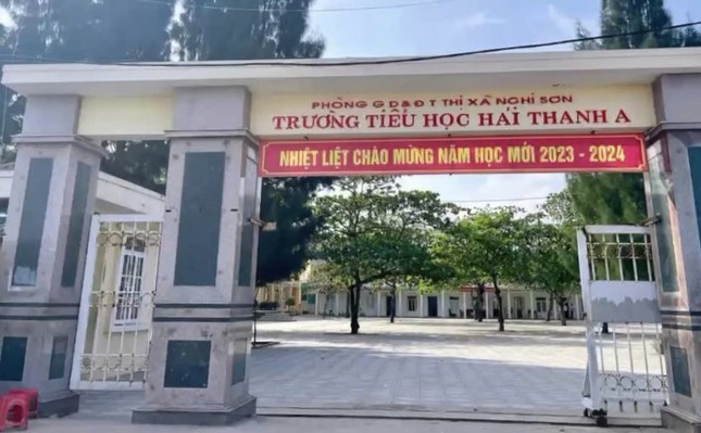 Xem xét kiểm điểm giáo viên nhờ gỡ bài phản ánh thu chi của trường trên mạng xã hội - Ảnh 1.