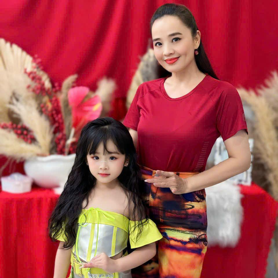 1/6 cùng diễn viên nhí Gia Tuệ: Bén duyên với nghề từ 3 tuổi, mẹ từ bỏ nhiều thứ đưa con lên Sài Gòn bắt đầu từ số 0- Ảnh 12. 1/6 cùng diễn viên nhí Gia Tuệ: Bén duyên với nghề từ 3 tuổi, mẹ từ bỏ nhiều thứ đưa con lên Sài Gòn bắt đầu từ số 0- Ảnh 12.