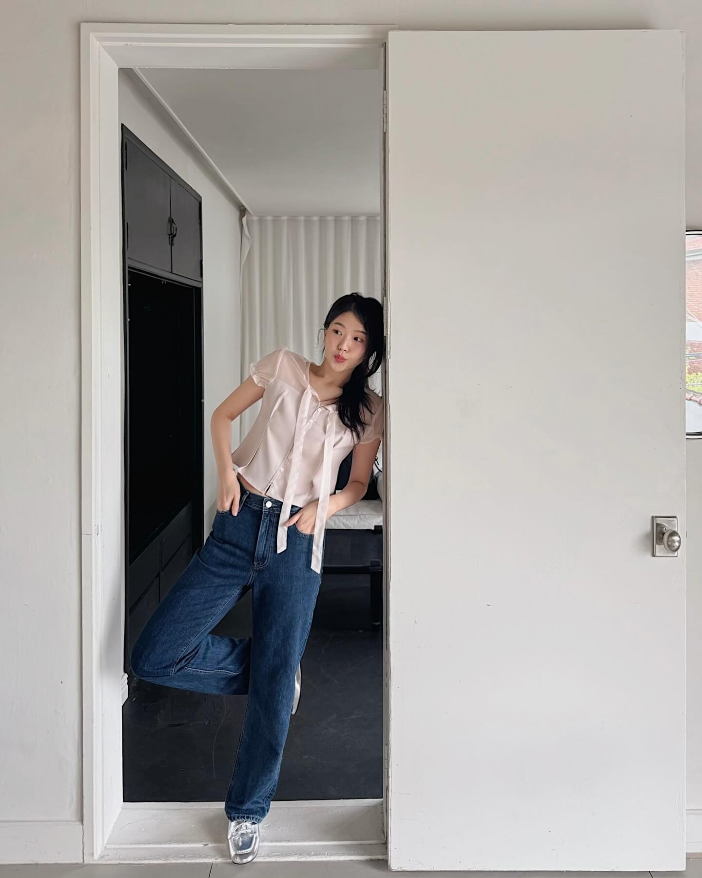 Mặc trang phục denim theo 9 cách này trong mùa hè là sành điệu và sang chảnh nhất - Ảnh 7. Mặc trang phục denim theo 9 cách này trong mùa hè là sành điệu và sang chảnh nhất - Ảnh 7.