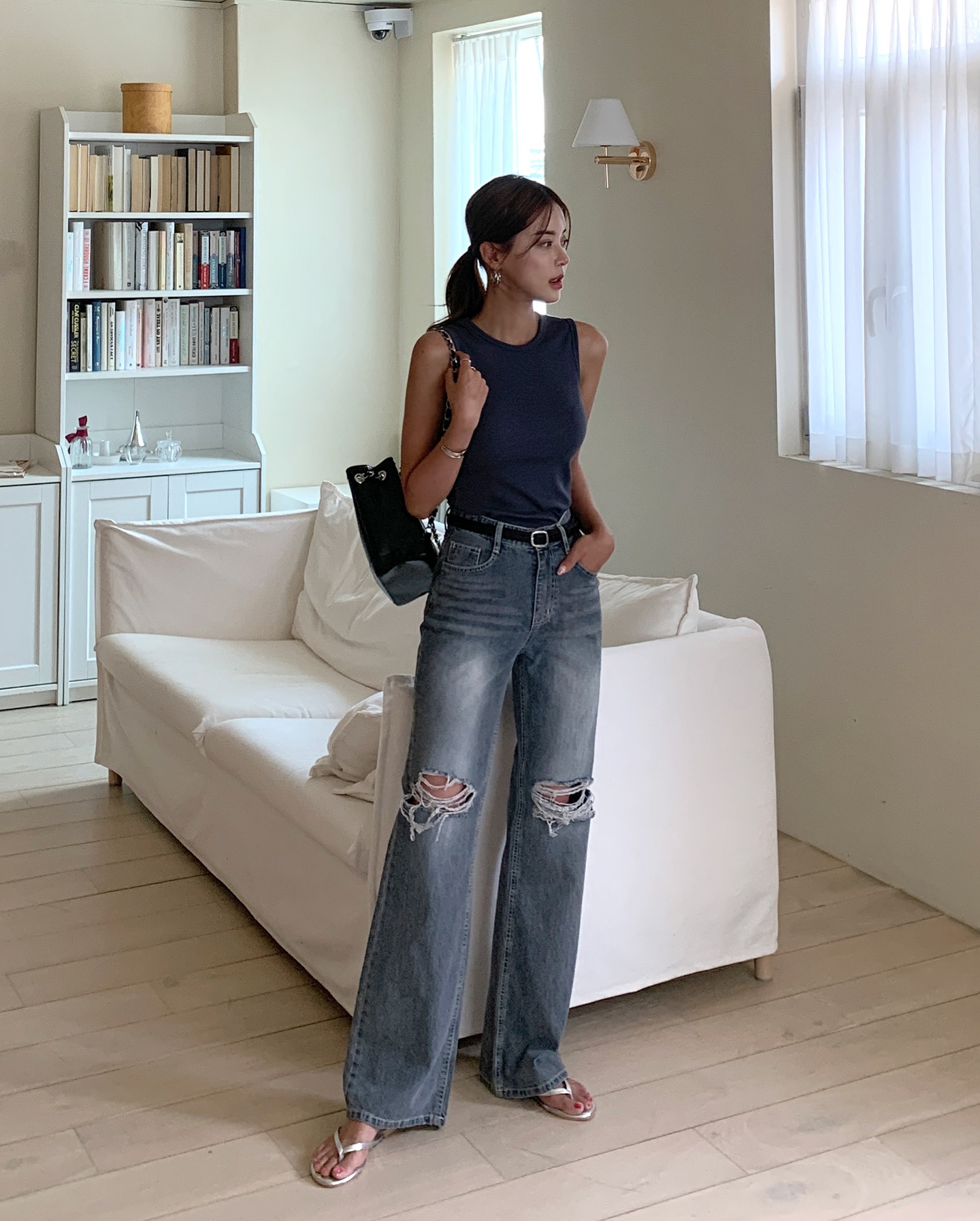 Mặc trang phục denim theo 9 cách này trong mùa hè là sành điệu và sang chảnh nhất - Ảnh 5. Mặc trang phục denim theo 9 cách này trong mùa hè là sành điệu và sang chảnh nhất - Ảnh 5.