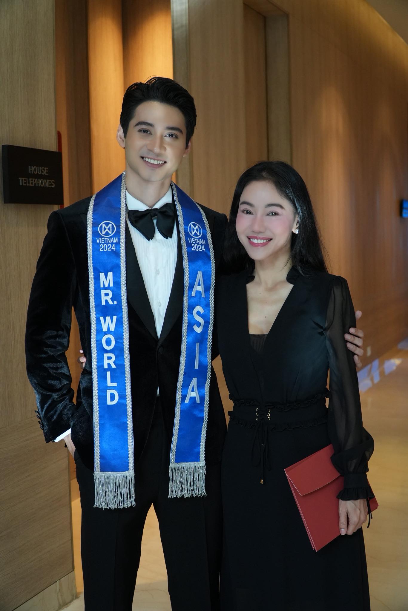 Trực tiếp Chung kết Miss World 2025: Hoa hậu Ý Nhi dừng chân trước top 20, cuộc đua vương miện đang "căng cực"- Ảnh 28. Trực tiếp Chung kết Miss World 2025: Hoa hậu Ý Nhi dừng chân trước top 20, cuộc đua vương miện đang "căng cực"- Ảnh 28.
