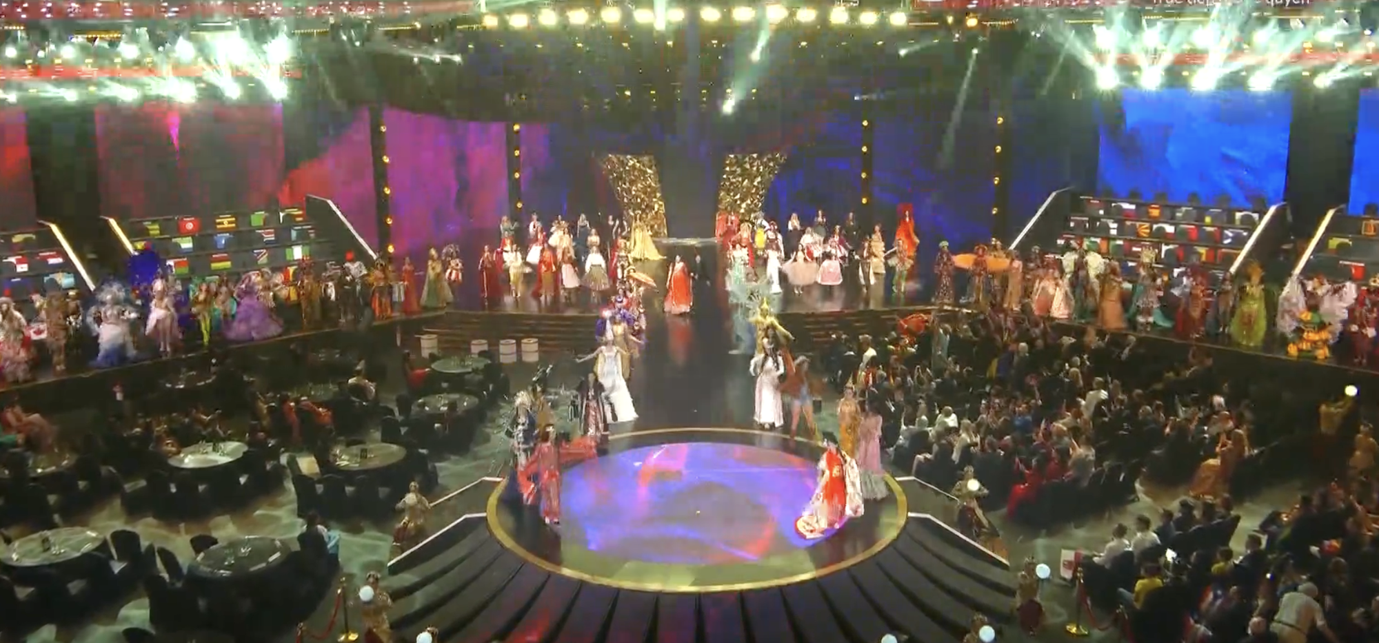 Trực tiếp Chung kết Miss World 2025: Hoa hậu Ý Nhi dừng chân trước top 20, cuộc đua vương miện đang "căng cực"- Ảnh 21. Trực tiếp Chung kết Miss World 2025: Hoa hậu Ý Nhi dừng chân trước top 20, cuộc đua vương miện đang "căng cực"- Ảnh 21.