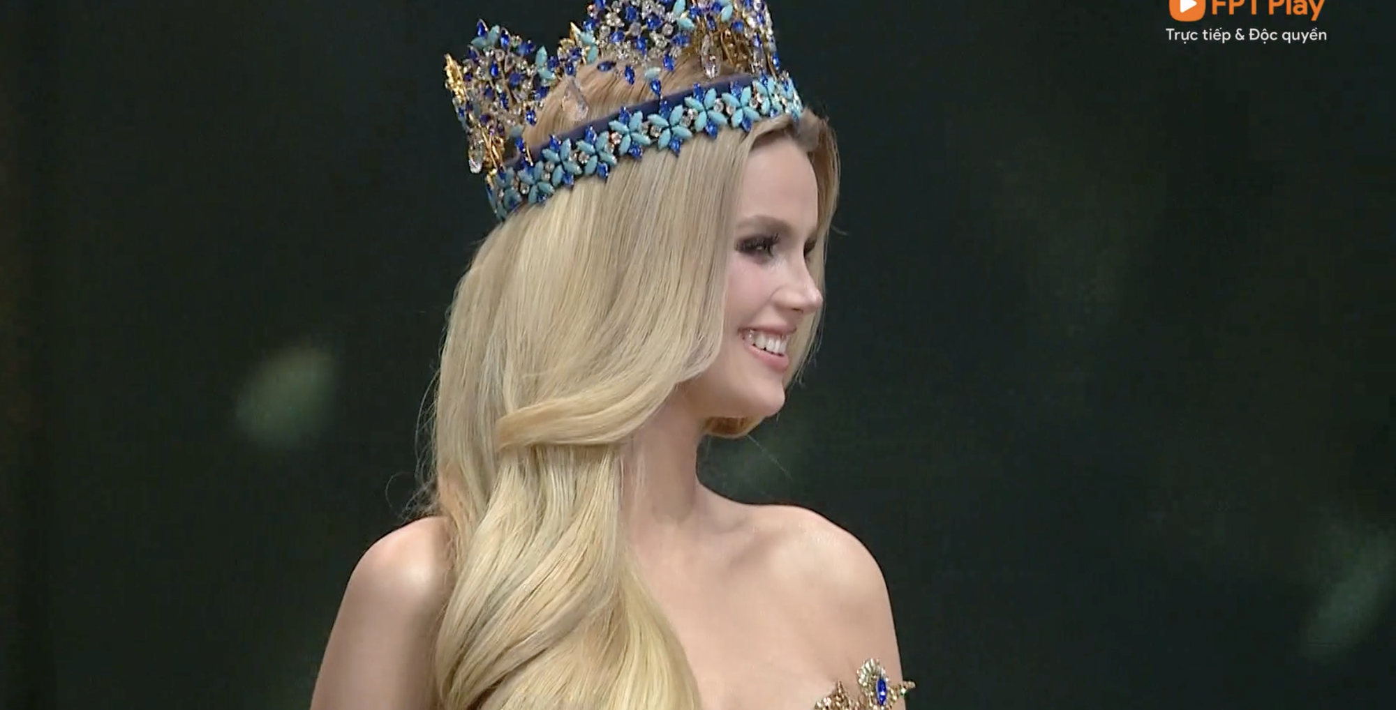 Trực tiếp Chung kết Miss World 2025: Hoa hậu Ý Nhi dừng chân trước top 20, cuộc đua vương miện đang "căng cực"- Ảnh 4. Trực tiếp Chung kết Miss World 2025: Hoa hậu Ý Nhi dừng chân trước top 20, cuộc đua vương miện đang "căng cực"- Ảnh 4.