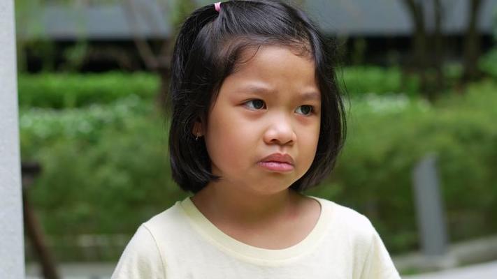 Cha mẹ mắc 2 lỗi lầm, con cái sẽ nghèo nàn suốt đời: Rất nhiều phụ huynh vẫn làm hàng ngày- Ảnh 1. Cha mẹ mắc 2 lỗi lầm, con cái sẽ nghèo nàn suốt đời: Rất nhiều phụ huynh vẫn làm hàng ngày- Ảnh 1.