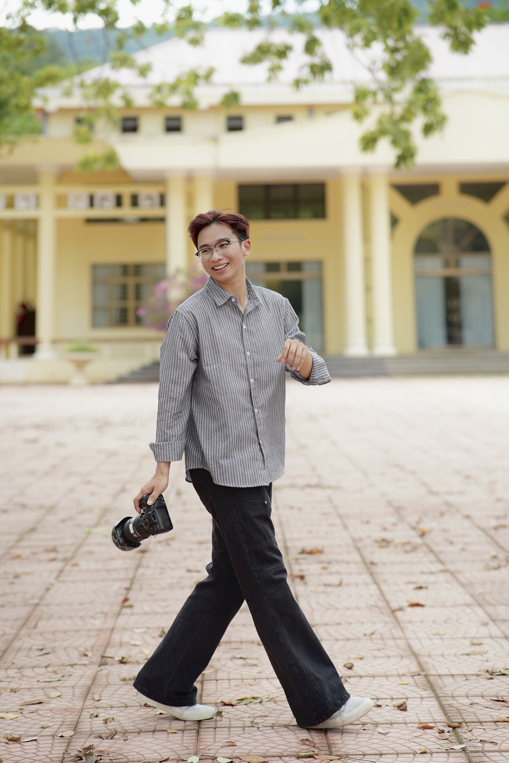 Kiếm 5 triệu/ngày khi làm photo cá nhân cho học sinh nhà giàu: Yêu cầu cao, dịch vụ từ A đến Á - Ảnh 2. Kiếm 5 triệu/ngày khi làm photo cá nhân cho học sinh nhà giàu: Yêu cầu cao, dịch vụ từ A đến Á - Ảnh 2.