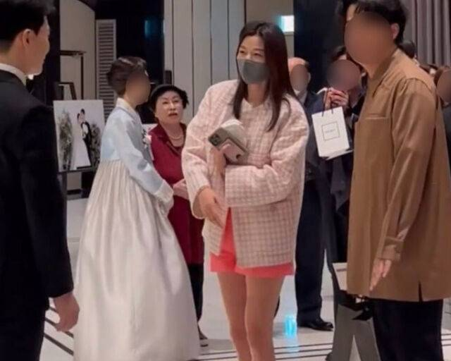 jun-ji-hyun-wedding-guest-fashio-1-1748711432241-1748711451964390168827.png