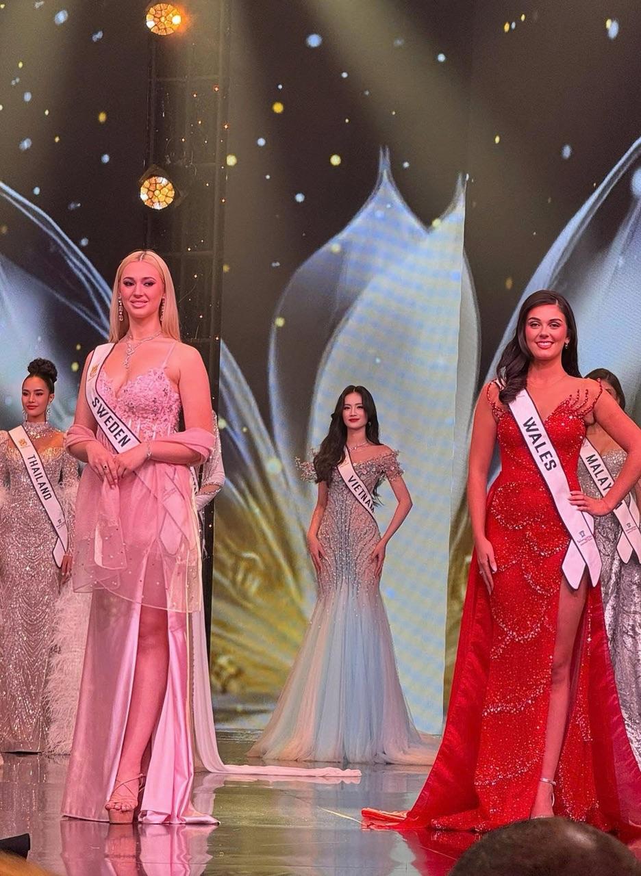 Trực tiếp Chung kết Miss World 2025: Hoa hậu Ý Nhi dừng chân trước top 20, cuộc đua vương miện đang "căng cực"- Ảnh 20. Trực tiếp Chung kết Miss World 2025: Hoa hậu Ý Nhi dừng chân trước top 20, cuộc đua vương miện đang "căng cực"- Ảnh 20.