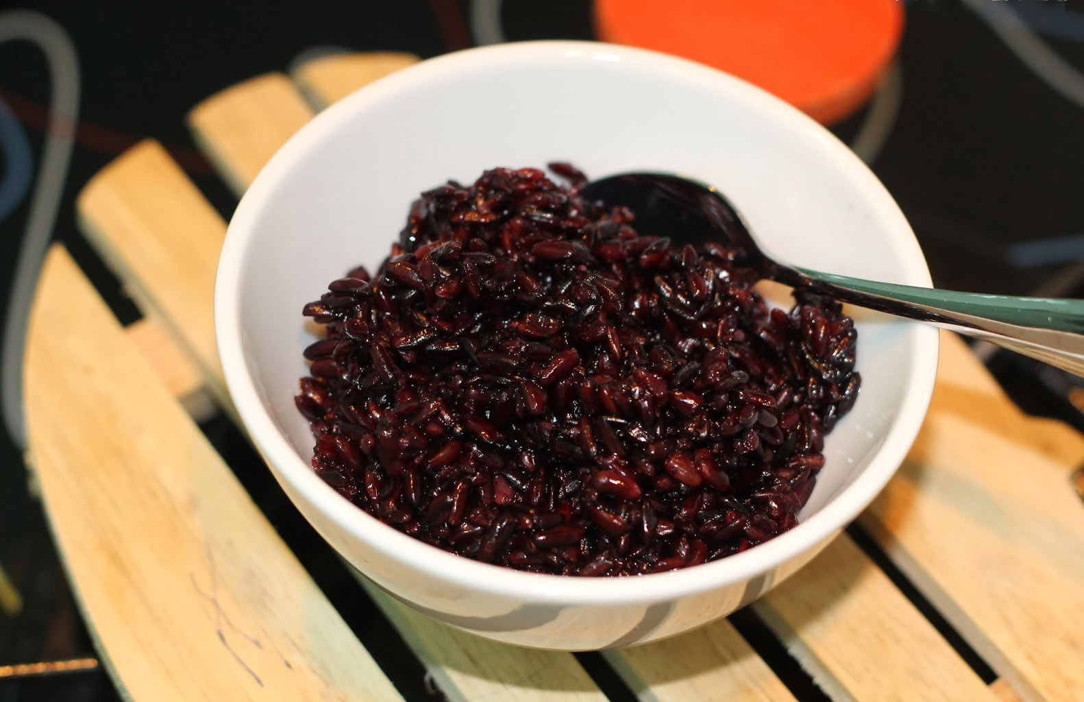 Tết Đoan Ngọ đầu tiên làm dâu, bát rượu nếp cẩm khiến tôi lặng người: Bát quà của mẹ và vị ký ức- Ảnh 3. Tết Đoan Ngọ đầu tiên làm dâu, bát rượu nếp cẩm khiến tôi lặng người: Bát quà của mẹ và vị ký ức- Ảnh 3.