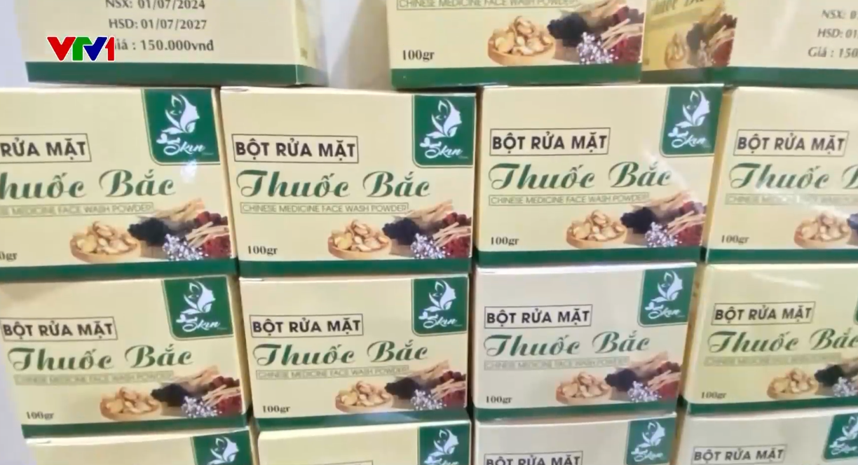 Phát hiện gần 6.000 sản phẩm dưỡng trắng da mặt và toàn thân không rõ nguồn gốc - Ảnh 2. Phát hiện gần 6.000 sản phẩm dưỡng trắng da mặt và toàn thân không rõ nguồn gốc - Ảnh 2.
