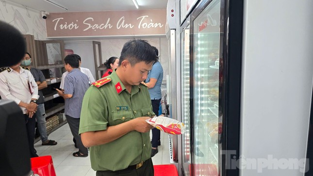 Người tố cáo C.P. bán thịt bẩn: 'Tôi nói lên sự thật, không hối hận' - Ảnh 3. Người tố cáo C.P. bán thịt bẩn: 'Tôi nói lên sự thật, không hối hận' - Ảnh 3.