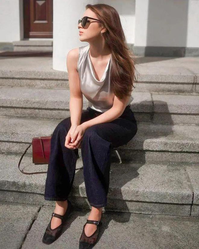 Hè này nhất định phải có: Trang phục lụa satin – sang trọng, dịu dàng mà vẫn “chill” hết nấc!- Ảnh 9. Hè này nhất định phải có: Trang phục lụa satin – sang trọng, dịu dàng mà vẫn “chill” hết nấc!- Ảnh 9.