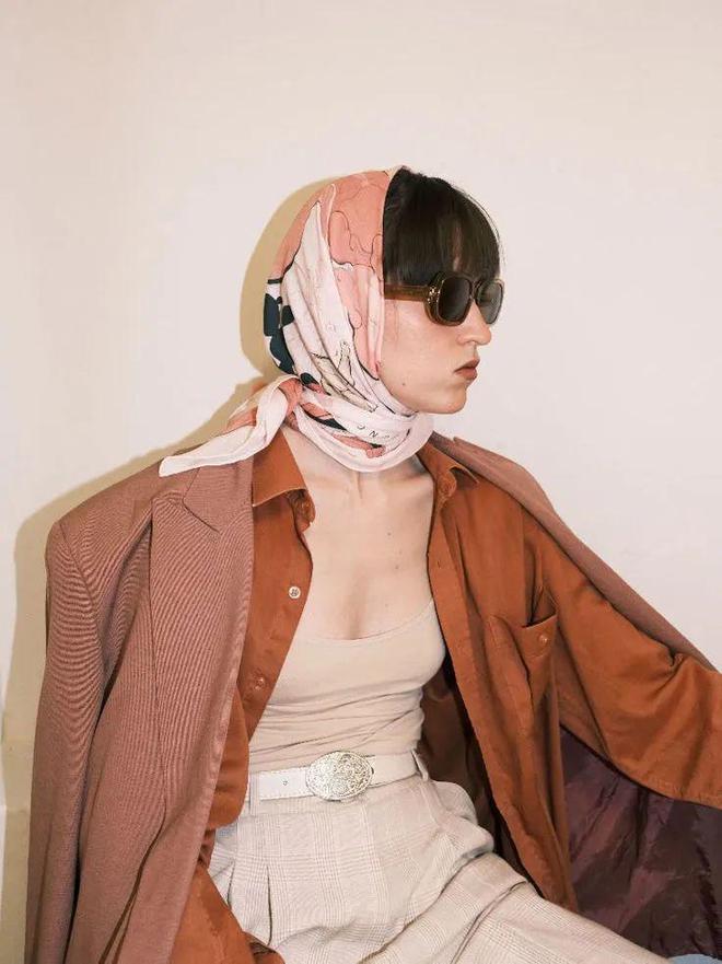 Hè này nhất định phải có: Trang phục lụa satin – sang trọng, dịu dàng mà vẫn “chill” hết nấc!- Ảnh 18. Hè này nhất định phải có: Trang phục lụa satin – sang trọng, dịu dàng mà vẫn “chill” hết nấc!- Ảnh 18.