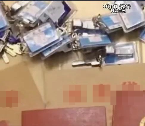 Có chồng nhưng vẫn bao nuôi nhân tình, cô gái vì thiếu tiền đã dùng 80 căn hộ làm một điều - Ảnh 2. Có chồng nhưng vẫn bao nuôi nhân tình, cô gái vì thiếu tiền đã dùng 80 căn hộ làm một điều - Ảnh 2.