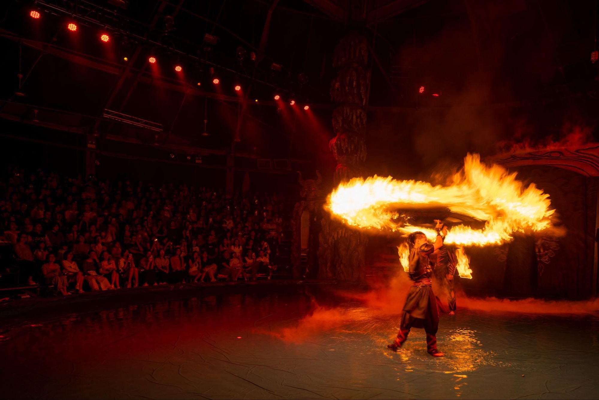 Xiếc Việt gây bão dịp lễ: Săn vé khó hơn concert, sân khấu xứng đáng 100 điểm còn diễn viên thì đẹp miễn chê- Ảnh 15. Xiếc Việt gây bão dịp lễ: Săn vé khó hơn concert, sân khấu xứng đáng 100 điểm còn diễn viên thì đẹp miễn chê- Ảnh 15.