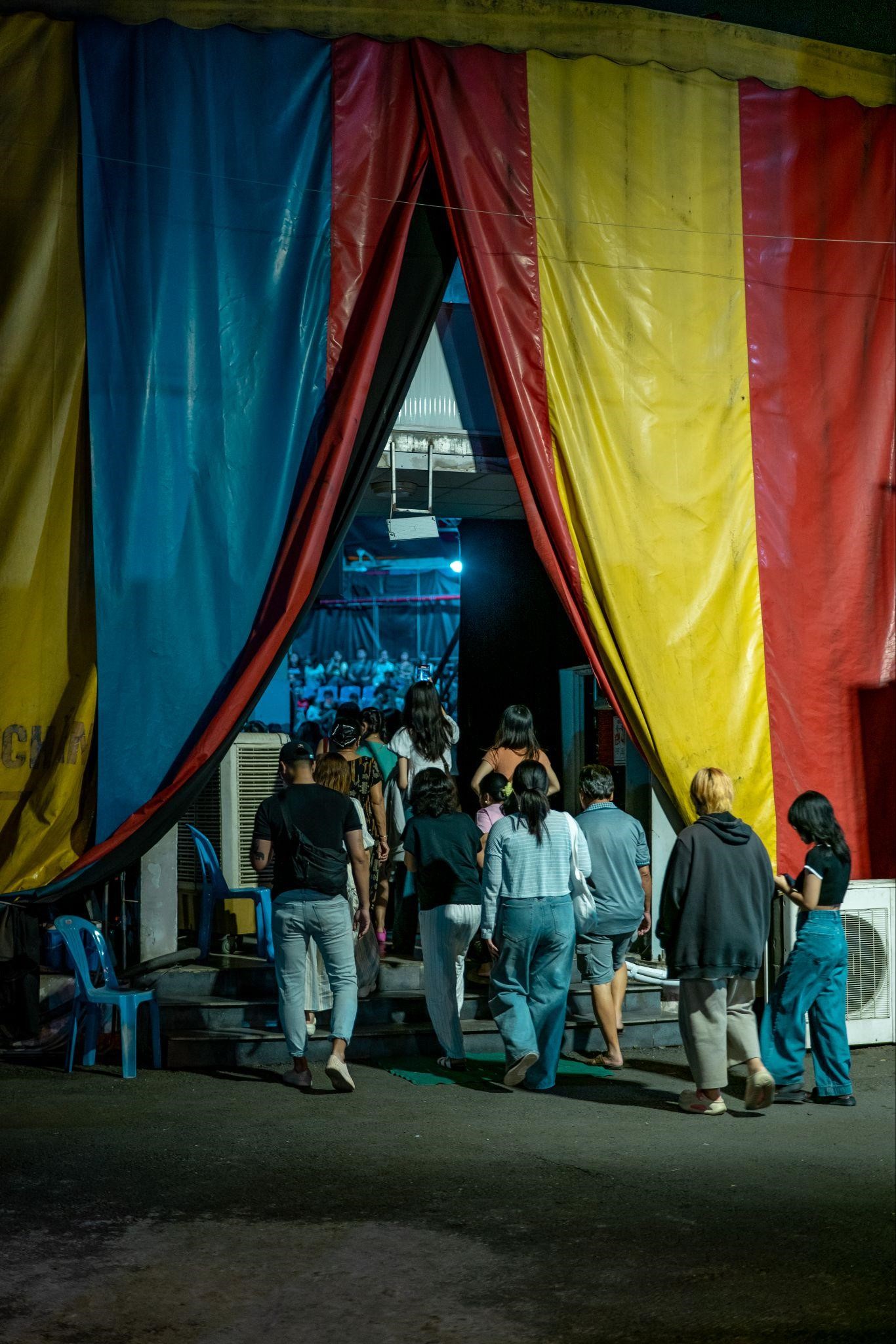 Xiếc Việt gây bão dịp lễ: Săn vé khó hơn concert, sân khấu xứng đáng 100 điểm còn diễn viên thì đẹp miễn chê- Ảnh 4. Xiếc Việt gây bão dịp lễ: Săn vé khó hơn concert, sân khấu xứng đáng 100 điểm còn diễn viên thì đẹp miễn chê- Ảnh 4.