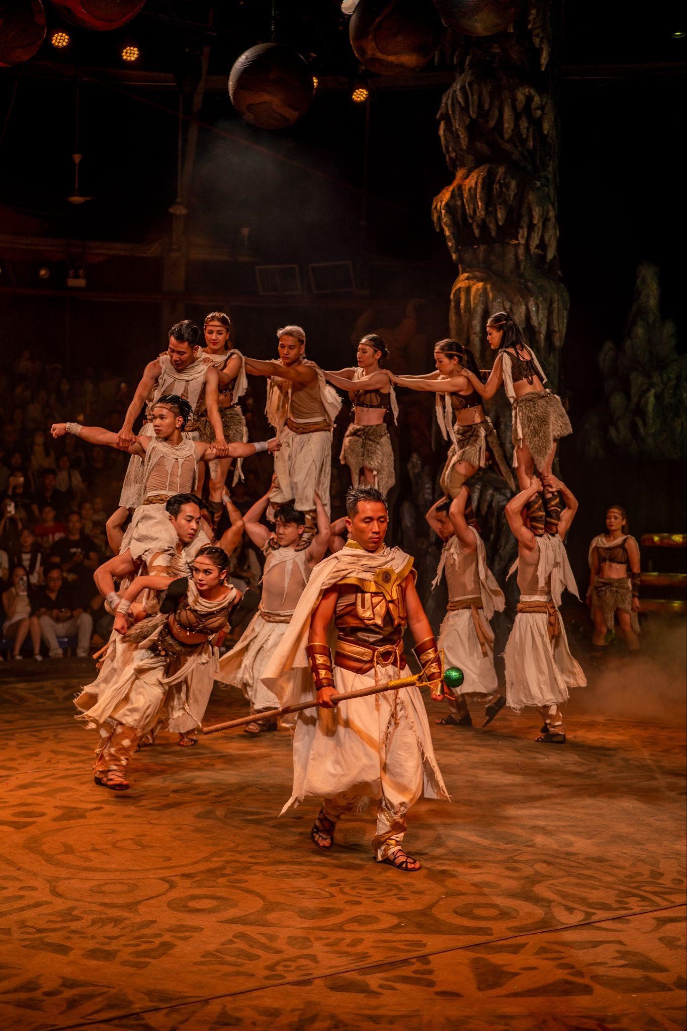 Xiếc Việt gây bão dịp lễ: Săn vé khó hơn concert, sân khấu xứng đáng 100 điểm còn diễn viên thì đẹp miễn chê- Ảnh 6. Xiếc Việt gây bão dịp lễ: Săn vé khó hơn concert, sân khấu xứng đáng 100 điểm còn diễn viên thì đẹp miễn chê- Ảnh 6.