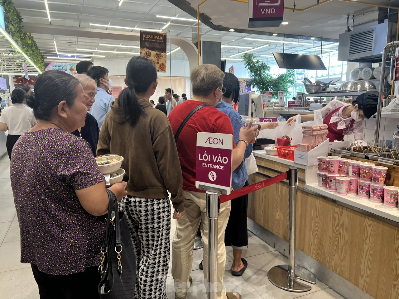 tp-ngan-hang-uyen-phuong-10-1185-2396-1746319639061-1746319639170835374742.jpg