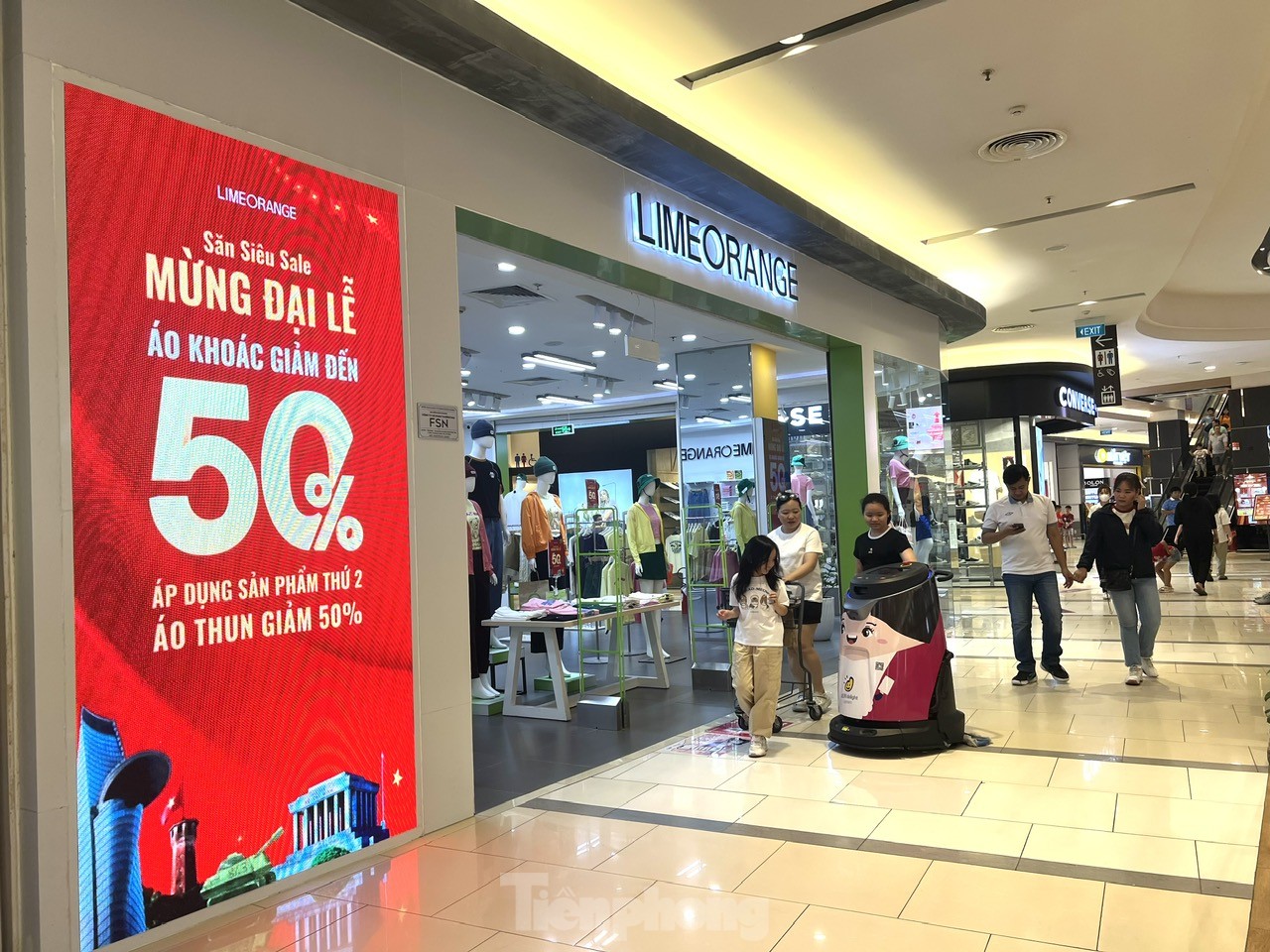 tp-ngan-hang-uyen-phuong-17-1234-9142-1746319650695-1746319650763556536215.jpg