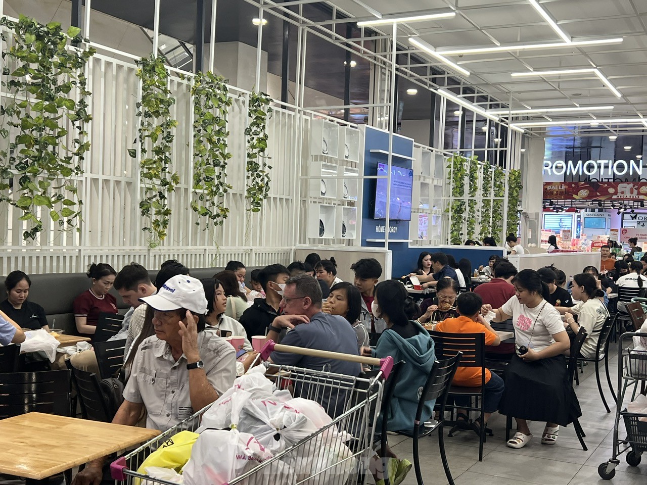 tp-ngan-hang-uyen-phuong-5-7112-4902-1746319640626-17463196407341897774639.jpg