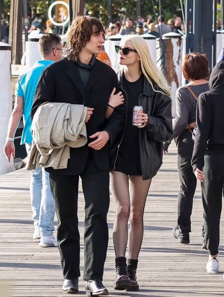 Cặp đôi mặc đẹp nhất nhì Hollywood: Đẹp cả đôi từ thảm đỏ, tới đời thường - Ảnh 5. Cặp đôi mặc đẹp nhất nhì Hollywood: Đẹp cả đôi từ thảm đỏ, tới đời thường - Ảnh 5.