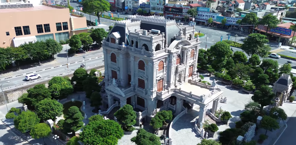 Lâu đài 4 mặt tiền độc nhất vô nhị ở Hà Nam: Nằm ngay sát quốc lộ 1A, tứ phía đều có view "triệu đô", nhưng dân tình vẫn "ngán ngẩm" một điều - Ảnh 9.