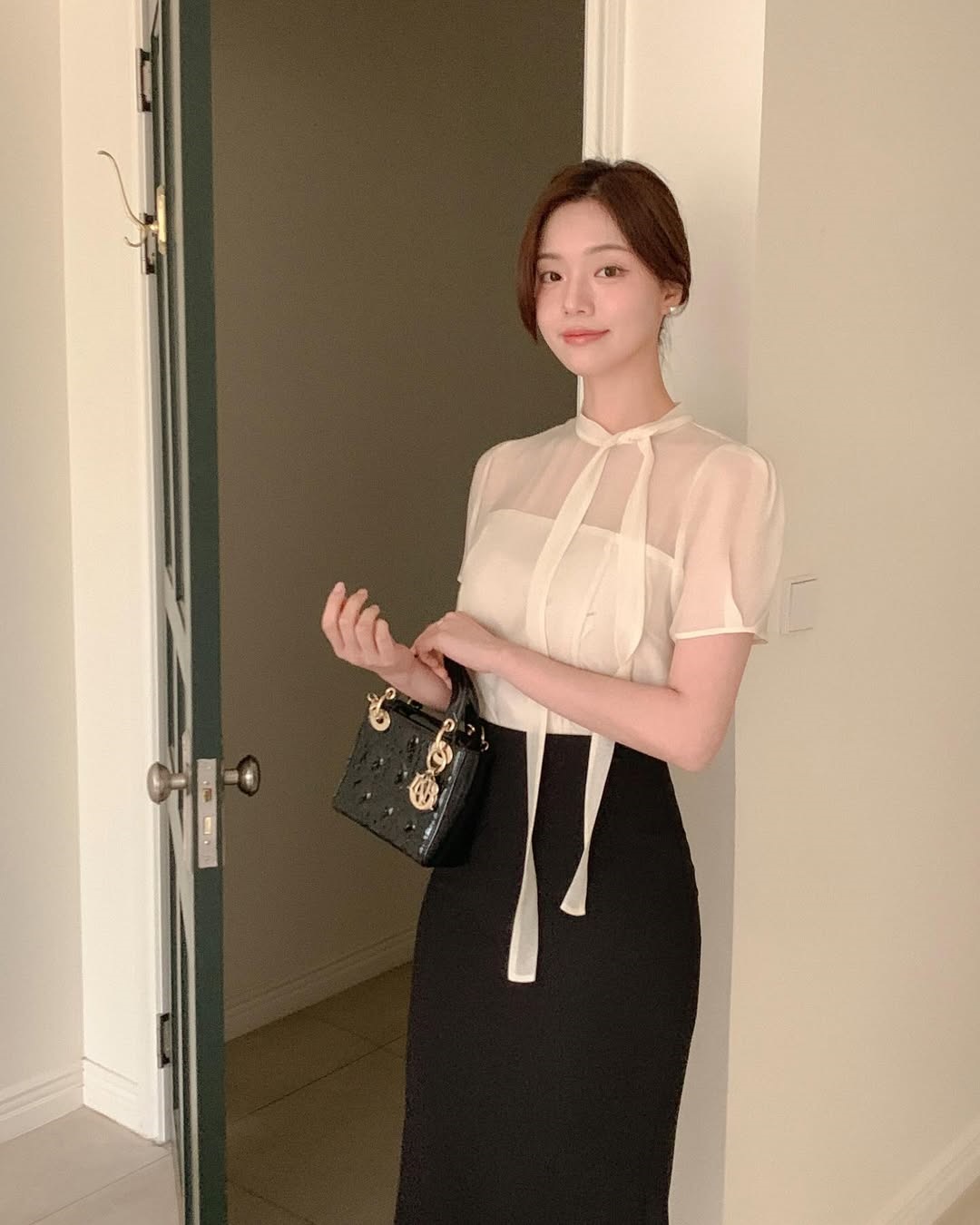 5 món đồ công sở nhận nhiều ý kiến trái chiều: Người khen ưng mắt, người chê kém duyên - Ảnh 5. 5 món đồ công sở nhận nhiều ý kiến trái chiều: Người khen ưng mắt, người chê kém duyên - Ảnh 5.