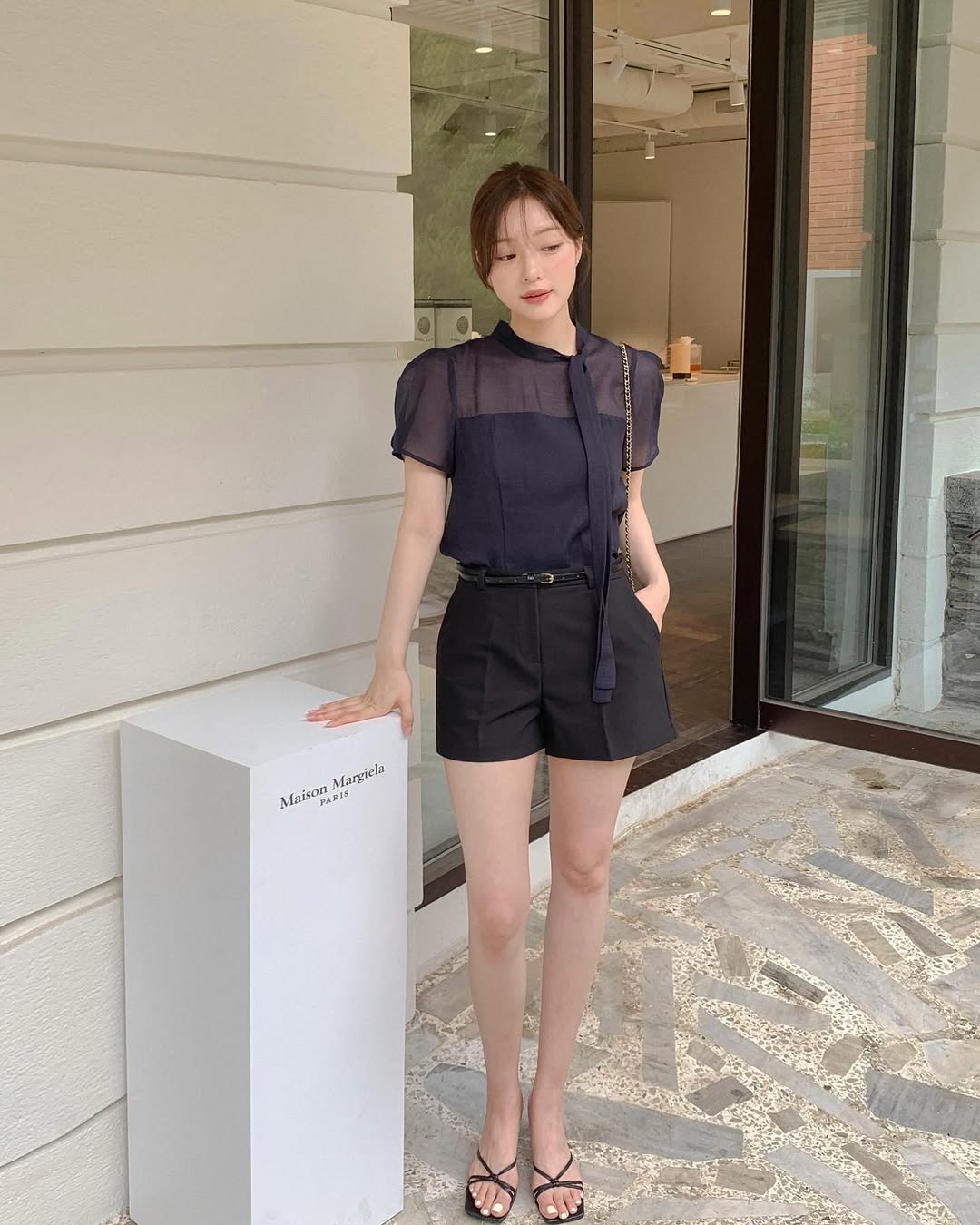5 món đồ công sở nhận nhiều ý kiến trái chiều: Người khen ưng mắt, người chê kém duyên - Ảnh 6. 5 món đồ công sở nhận nhiều ý kiến trái chiều: Người khen ưng mắt, người chê kém duyên - Ảnh 6.
