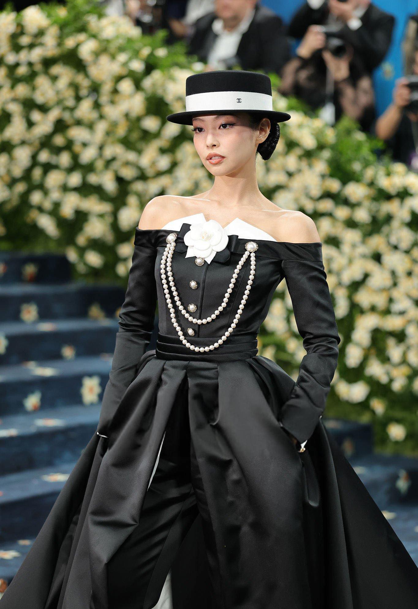 Màn càn quét Met Gala khiến Jennie - Lisa - Rosé vướng chỉ trích nghiêm trọng, dân mạng yêu cầu xin lỗi- Ảnh 1. Màn càn quét Met Gala khiến Jennie - Lisa - Rosé vướng chỉ trích nghiêm trọng, dân mạng yêu cầu xin lỗi- Ảnh 1.