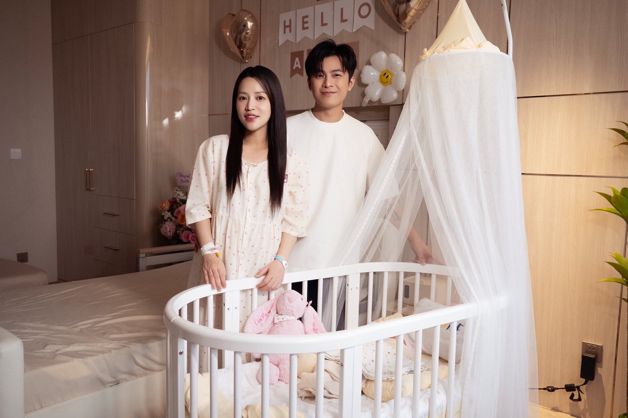 Đi đẻ vẫn hài, Puka "tuyệt đối điện ảnh" ngay lúc đau đẻ, lý do xinh như minh tinh khiến các mẹ há hốc mồm - Ảnh 3. Đi đẻ vẫn hài, Puka "tuyệt đối điện ảnh" ngay lúc đau đẻ, lý do xinh như minh tinh khiến các mẹ há hốc mồm - Ảnh 3.