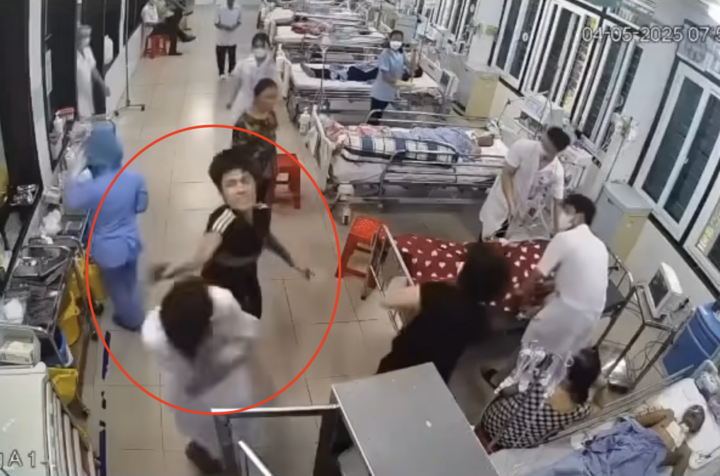 Nhân viên y tế BV Đa khoa Nam Định bị người nhà bệnh nhân đánh liên tiếp vào đầu - Ảnh 2. Nhân viên y tế BV Đa khoa Nam Định bị người nhà bệnh nhân đánh liên tiếp vào đầu - Ảnh 2.