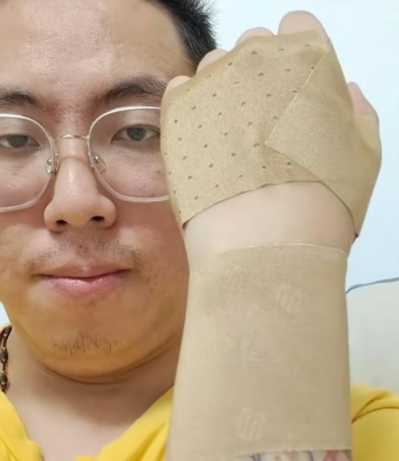 Nghỉ việc ở nhà chăm con toàn thời gian, ông bố 9X bị chẩn đoán trầm cảm, viêm khớp - Ảnh 2. Nghỉ việc ở nhà chăm con toàn thời gian, ông bố 9X bị chẩn đoán trầm cảm, viêm khớp - Ảnh 2.