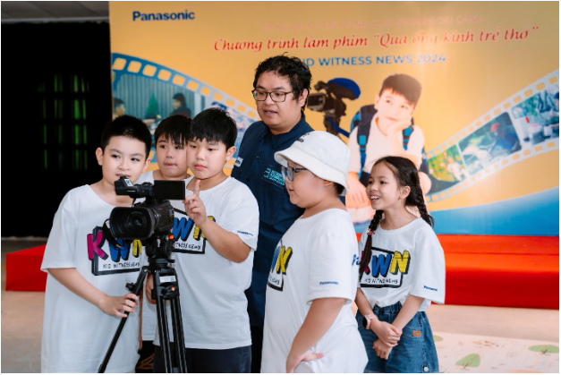 Panasonic khởi động chương trình Qua ống kính trẻ thơ mùa thứ 18 - Ảnh 2. Panasonic khởi động chương trình Qua ống kính trẻ thơ mùa thứ 18 - Ảnh 2.