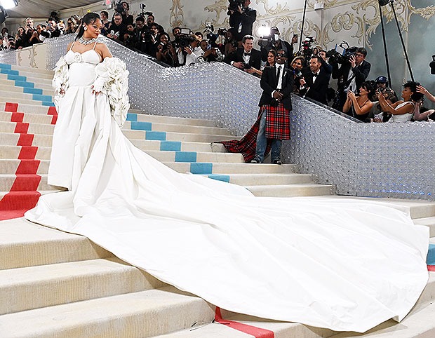 rihanna-rocky-met-gala-embed-2-1746497548248-17464975483371904992743.jpg