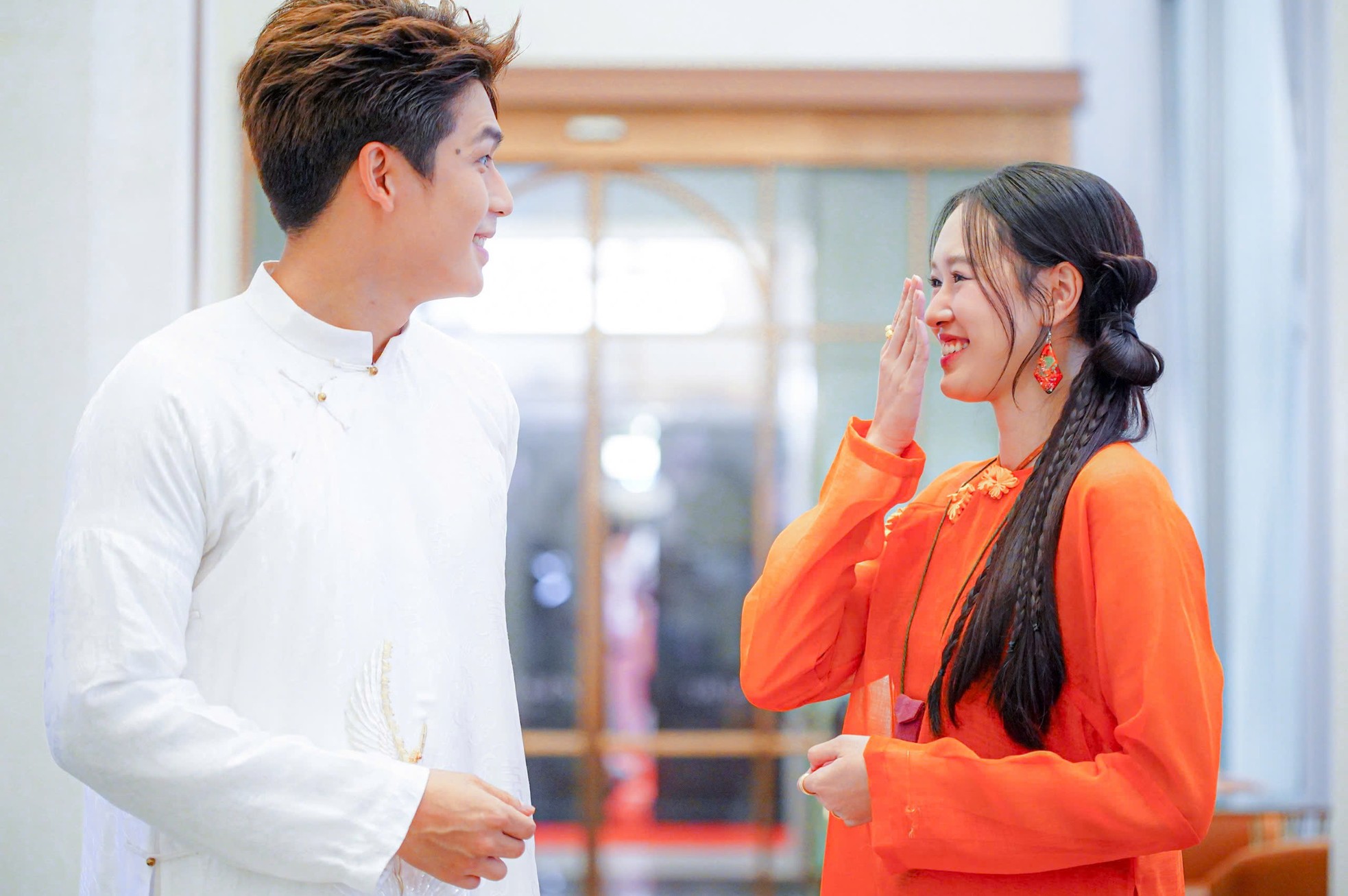 Vợ diễn viên Anh Đức: 'Tôi không nói chuyện với ai trên phim trường' - Ảnh 3. Vợ diễn viên Anh Đức: 'Tôi không nói chuyện với ai trên phim trường' - Ảnh 3.