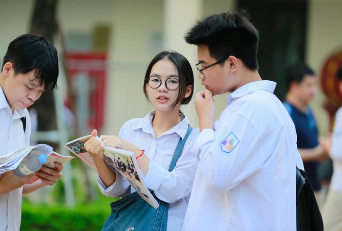 Con gái bỗng đòi đi "đường tắt" khi thi vào lớp 10, bà mẹ Hà Nội lo lắng: Chiều con liệu có "hại" con không?- Ảnh 1. Con gái bỗng đòi đi "đường tắt" khi thi vào lớp 10, bà mẹ Hà Nội lo lắng: Chiều con liệu có "hại" con không?- Ảnh 1.
