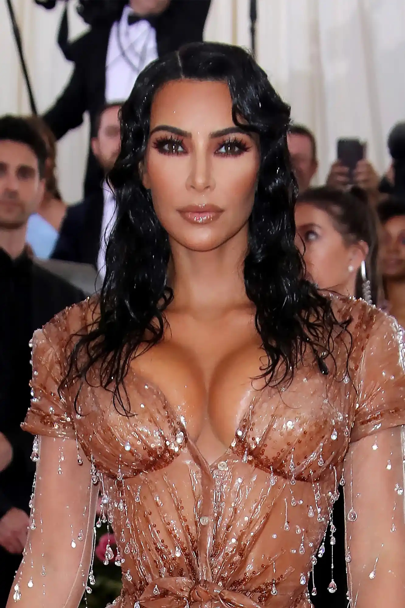 celebrities-rocking-the-wet-hair-look-kim-k-more-386-17466068555661506588607-1746630962930-17466309631021139744064.jpg