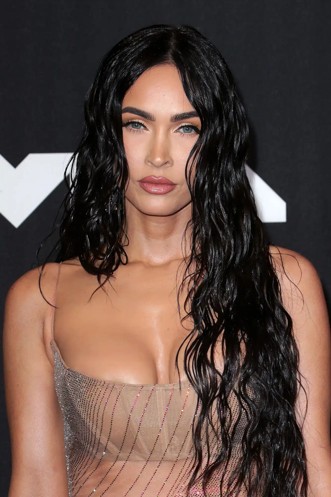 celebrities-rocking-the-wet-hair-look-kim-k-more-391-17466068551691676291228-1746630975925-17466309760201374776109.jpg