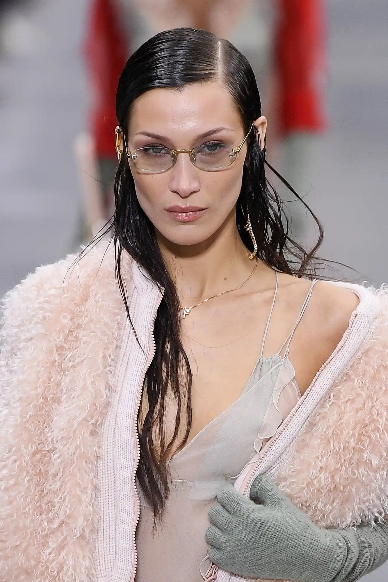 celebrities-rocking-the-wet-hair-look-kim-k-more-392-1-1746606855158735871871-1746630965925-17466309711281383584326.jpg