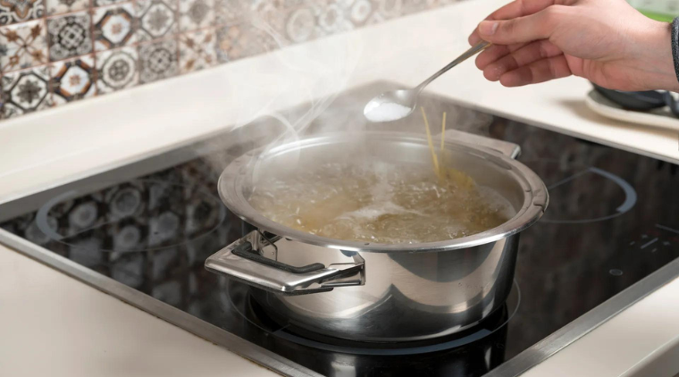 Tôi thay thế 4 món đồ trong bếp ở tuổi 50 – và bất ngờ khi giảm được một nửa công việc nhà - Ảnh 2. Tôi thay thế 4 món đồ trong bếp ở tuổi 50 – và bất ngờ khi giảm được một nửa công việc nhà - Ảnh 2.