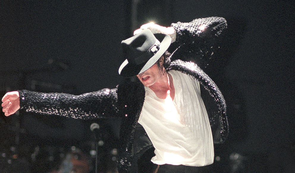Chủ nhân khung hình “tuyệt đối điện ảnh” tại Met Gala: Người tạo nên ông hoàng Michael Jackson, khen 1 câu đưa em út BTS lên hàng popstar- Ảnh 11. Chủ nhân khung hình “tuyệt đối điện ảnh” tại Met Gala: Người tạo nên ông hoàng Michael Jackson, khen 1 câu đưa em út BTS lên hàng popstar- Ảnh 11.