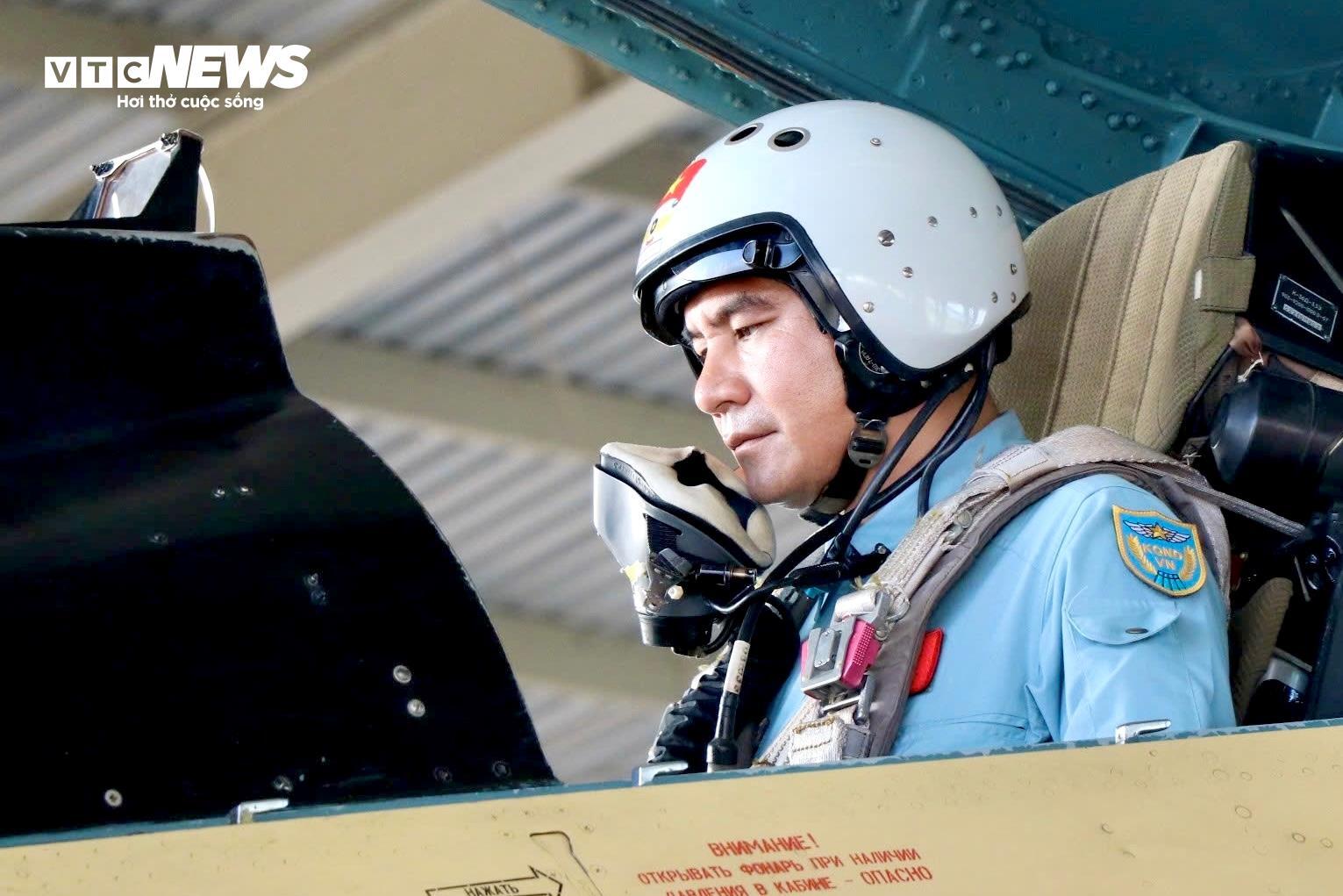 Su-30MK2, Yak-130 rời sân bay Biên Hòa sau nhiệm vụ đặc biệt ngày 30/4 - Ảnh 6. Su-30MK2, Yak-130 rời sân bay Biên Hòa sau nhiệm vụ đặc biệt ngày 30/4 - Ảnh 6.
