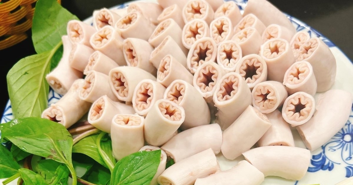 Quán lòng se điếu nổi tiếng TPHCM bị kiểm tra, tạm dừng đón khách- Ảnh 1. Quán lòng se điếu nổi tiếng TPHCM bị kiểm tra, tạm dừng đón khách- Ảnh 1.