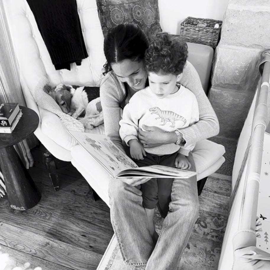 Meghan đăng ảnh mừng sinh nhật 6 tuổi của Hoàng tử Archie, có một chi tiết khiến ai cũng thắc mắc- Ảnh 3. Meghan đăng ảnh mừng sinh nhật 6 tuổi của Hoàng tử Archie, có một chi tiết khiến ai cũng thắc mắc- Ảnh 3.