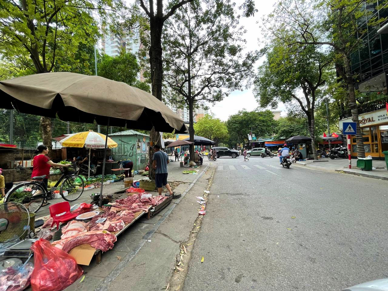 Đi khắp các chợ Hà Nội tìm mua lòng se điếu đều chỉ nhận về cái "lắc đầu", nhiều tiểu thương khẳng định 1 điều - Ảnh 5. Đi khắp các chợ Hà Nội tìm mua lòng se điếu đều chỉ nhận về cái "lắc đầu", nhiều tiểu thương khẳng định 1 điều - Ảnh 5.