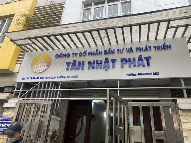 Hà Nội: Hơn 20 khách hàng bị lừa nộp tiền "chênh" mua nhà ở xã hội - Ảnh 1. Hà Nội: Hơn 20 khách hàng bị lừa nộp tiền "chênh" mua nhà ở xã hội - Ảnh 1.