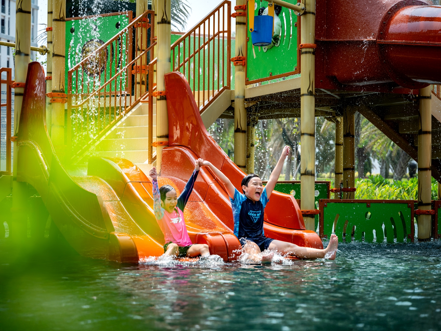 the-rainforest-waterpark-is-a-tropical-paradise-with-plenty-of-slides-pools-buckets-and-splash-zones-1746589667457376343344-1746595025871-17465950259711859325560.jpg