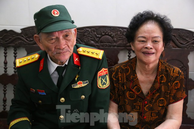 Cựu binh 76 tuổi chạy xe máy xuyên Việt xem lễ diễu binh 30/4: 'Tôi đã hoàn thành tâm nguyện' - Ảnh 6. Cựu binh 76 tuổi chạy xe máy xuyên Việt xem lễ diễu binh 30/4: 'Tôi đã hoàn thành tâm nguyện' - Ảnh 6.